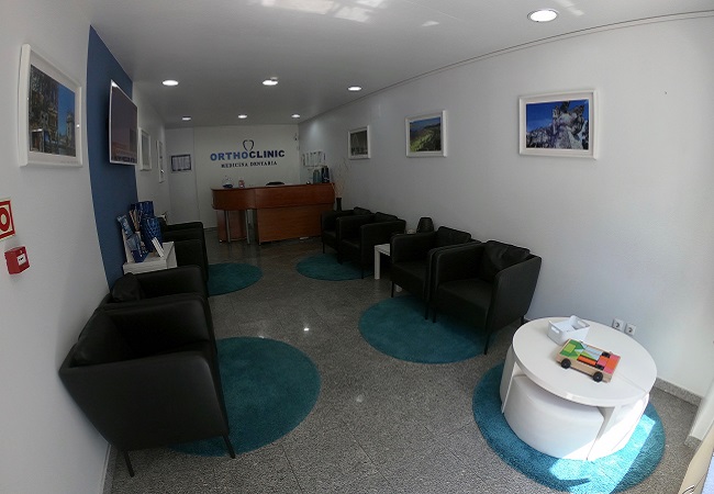 /fileuploads/A clinica/Instalações/_Orthoclinic Lisboa- Receção 2.jpg